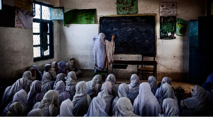 Educación secuestrada (Hijacked Education) 