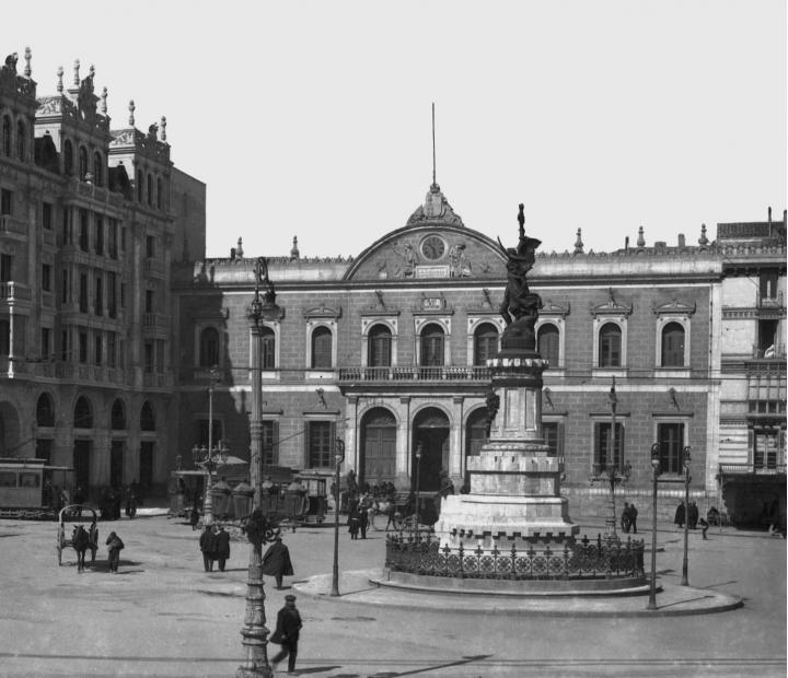 Memoria visual de Zaragoza a través del coleccionismo social