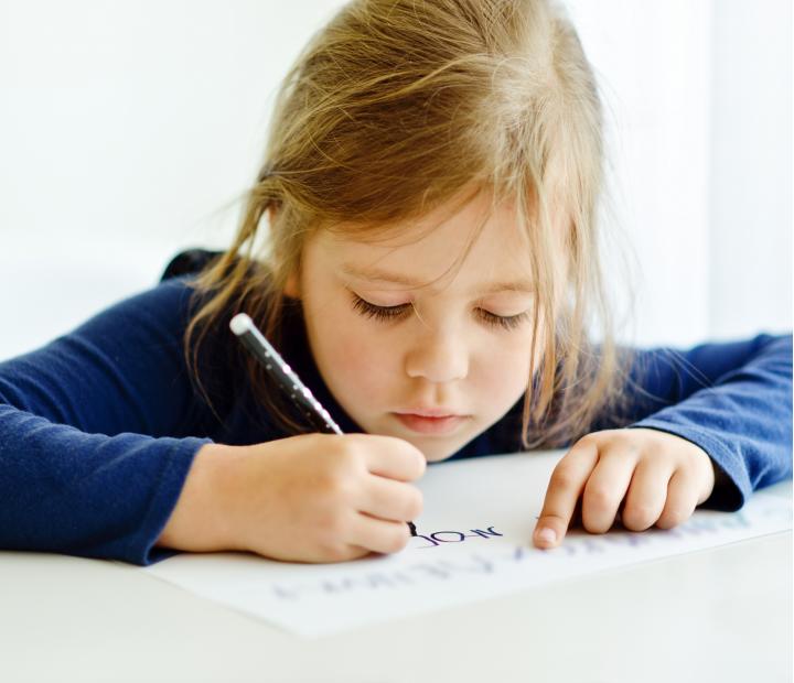 Aplicación de la técnica grafológica en el dibujo y escritura infantil