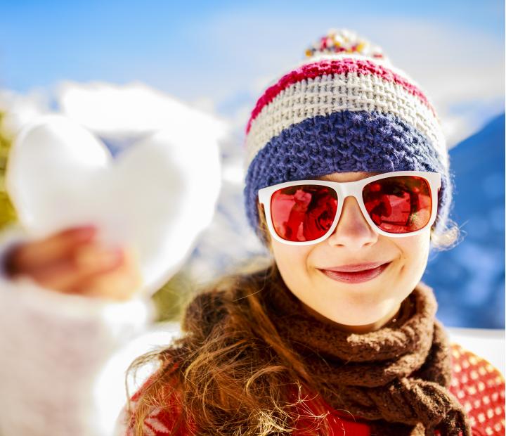 Videoconferencia. Conocimiento y Entretenimiento, películas e influencers: Los referentes culturales y artísticos en las generaciones actuales