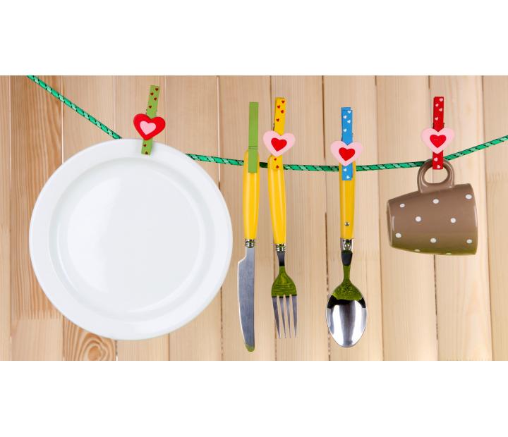 Servicio de comedor. Campus Bienvenido verano ¡A disfrutar! y En vacaciones venir al campus mola más. Del 4 al 6 de septiembre