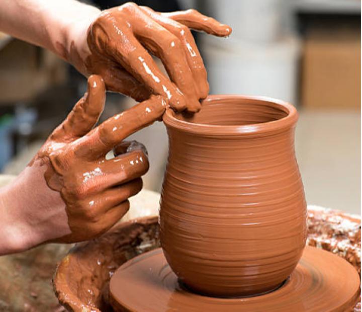 Iniciación a la Alfarería Tradicional Riojana y a la Cerámica Artística. Turno de mañana.
