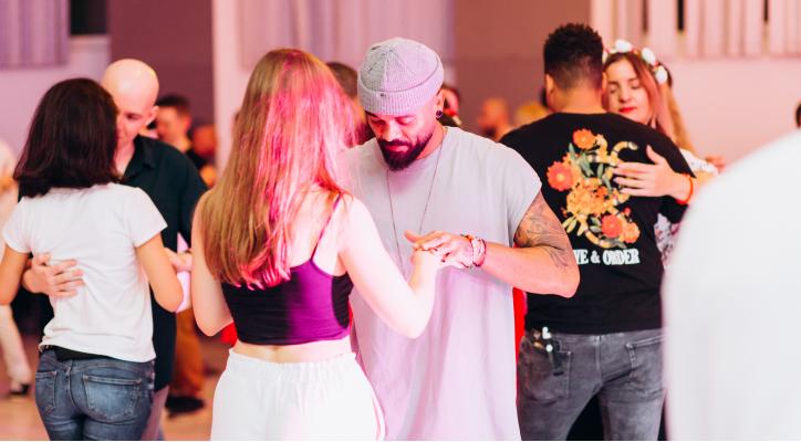 Baile en línea. Nivel Inicial. (Martes 17h)