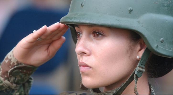 35 años de la mujer en las Fuerzas Armadas. Testimonios
