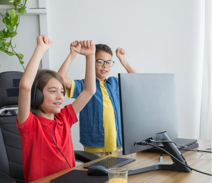 Minecraft Camp: diseño y programación de videojuegos. De 6 a 9 años.