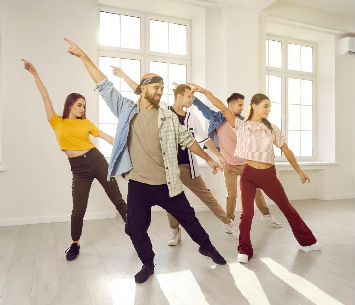 Baile en línea. Nivel medio