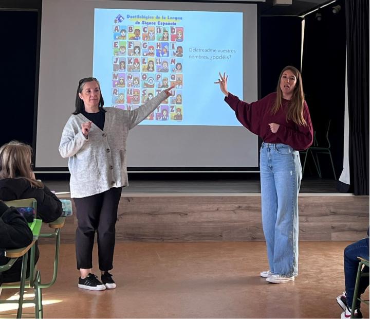 Descubre la Lengua de Signos y las personas sordas