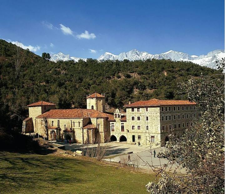 El Monasterio de Santo Toribio de Liébana y la Reliquia de la Cruz