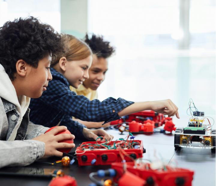 VERANO 2025: Programación en Scratch y robótica educativa para niños
