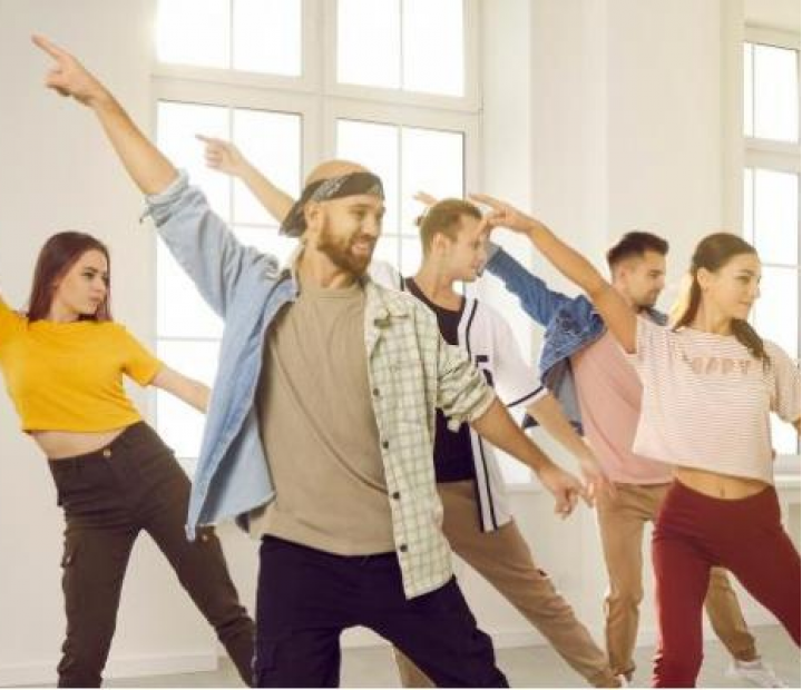 Baile en línea medio. 1º cuatrimestre. Miércoles, a las 11 h