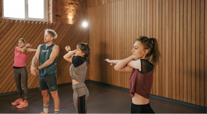 Baile en línea medio avanzado. 1º cuatrimestre. Lunes, de 19.45 a 20.45 h