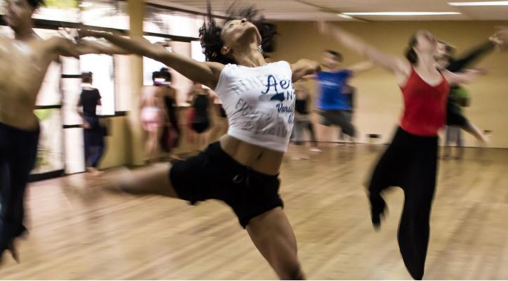 Baile en línea avanzado. 1º cuatrimestre. Jueves, a las 17 h