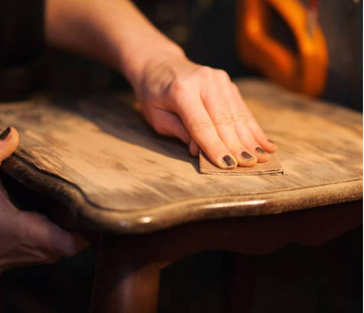 Restauración de muebles. Jueves mañana