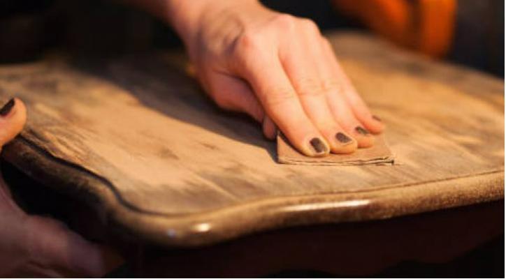 Restauración de muebles. Jueves mañana