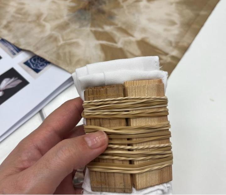 Descubre el `Shibori´. El arte japonés del nudo y el atado para decorar el textil