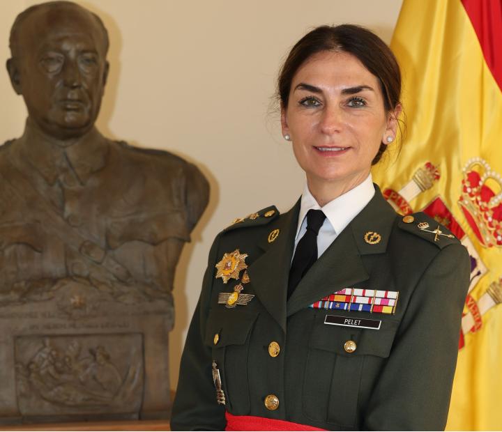 La general médica Elvira Pelet en el Foro Fundación Ibercaja