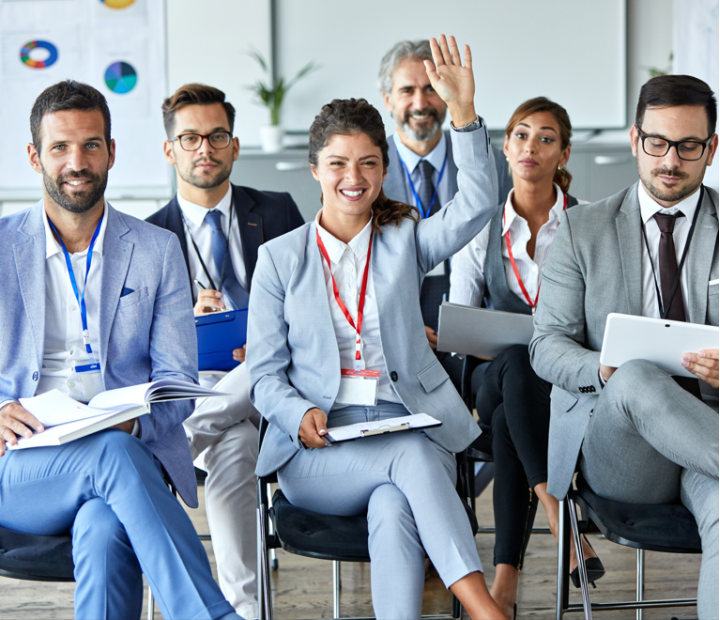 Formación In Company. Taller vivencial “Del revés”: Programa de inmersión emocional para líderes y equipos en entornos de alta exigencia