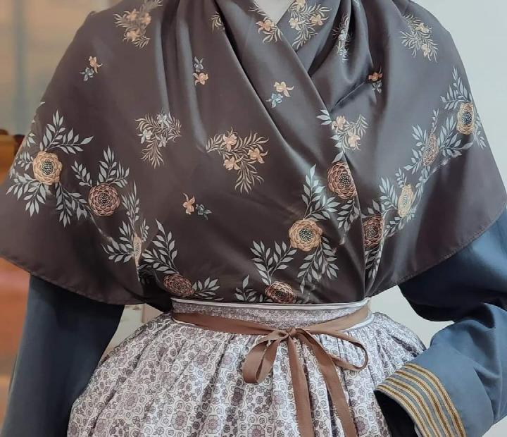 Confección de indumentaria tradicional aragonesa