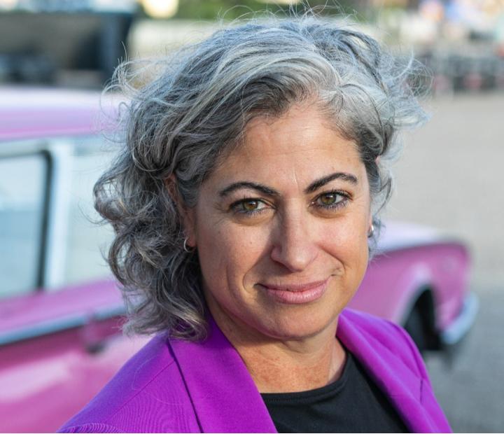 Familias e Inteligencia Artificial. Cómo educar en un mundo conectado