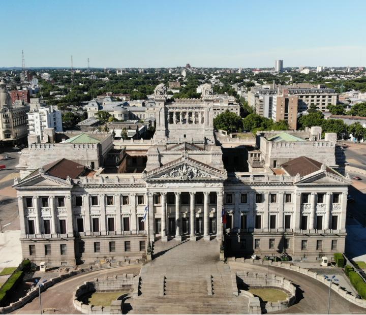Argentina + Uruguay. Dos orillas, una modernidad