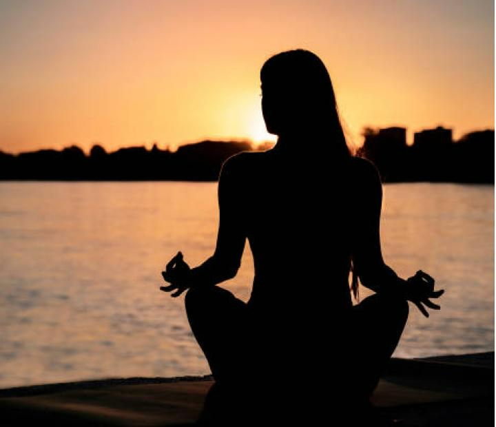 Yoga activo: salud y equilibrio. Lunes y miércoles