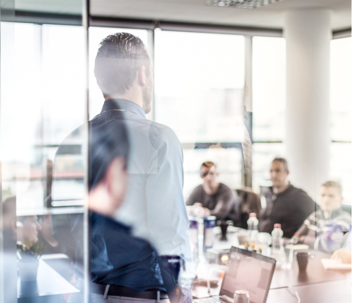 Liderazgo sistémico: lo que los lobos nos enseñan sobre decisión, equipo y gestión de conflictos