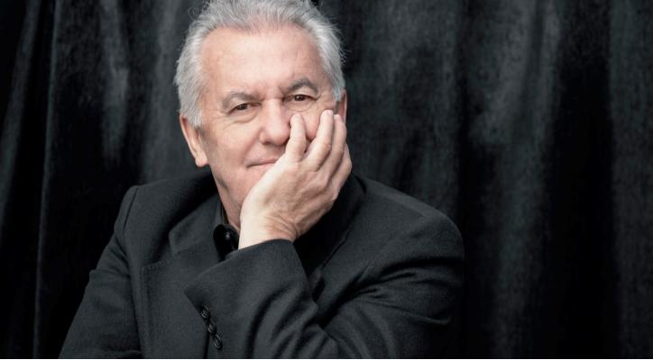 El cantante Víctor Manuel, en el Foro Fundación Ibercaja 