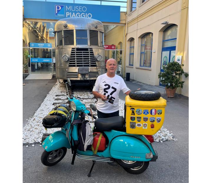 27UE. Un viaje solidario en Vespa por toda la Unión Europea
