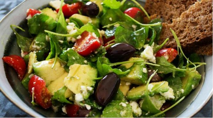 Ensaladas y ensaladillas, una forma diferente de comer saludablemente. Grupo 2