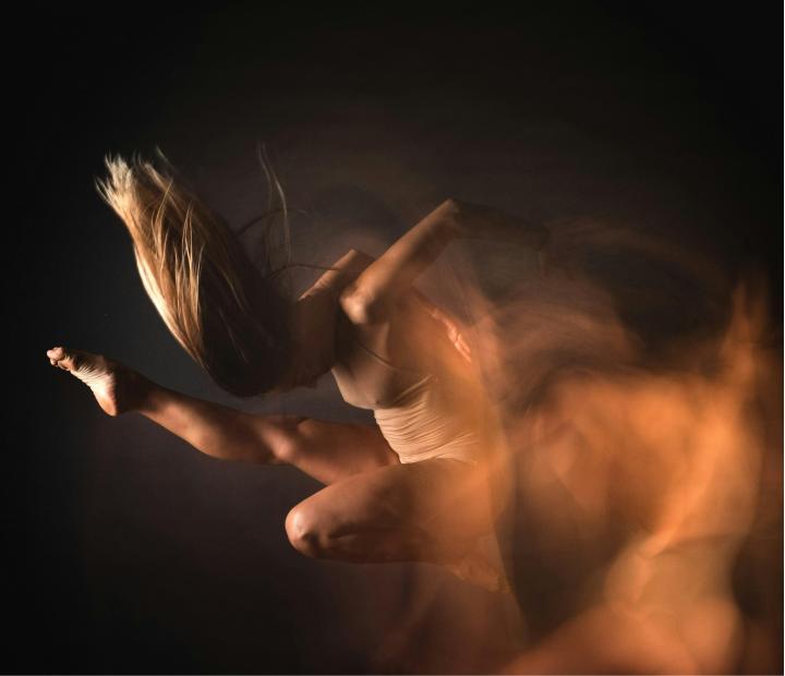 Arte en Movimiento. Danza Contemporánea. Gabriela Jiménez. Taller de danza e improvisación