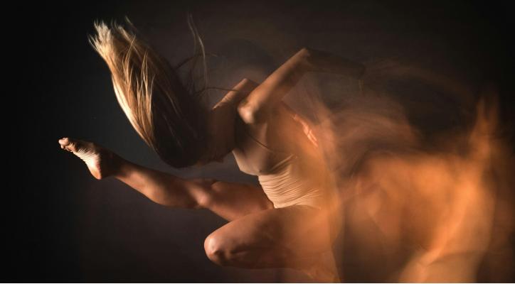 Arte en Movimiento. Danza Contemporánea. Gabriela Jiménez. Taller de danza e improvisación