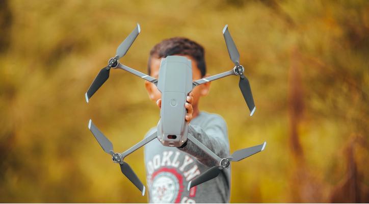 Zona Dron. Pilotaje de drones para niños