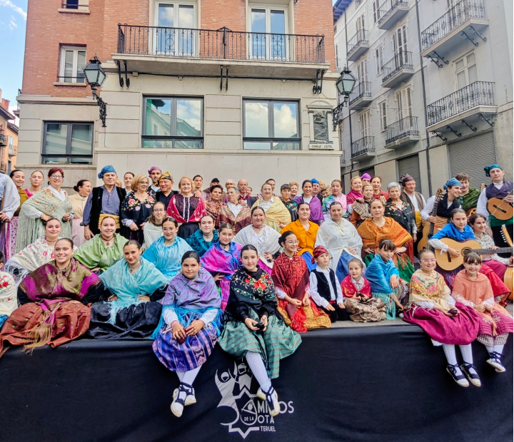 Arte en movimiento: Gala Academias de Jota 