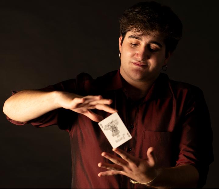 Espectáculo de magia ILUSIÓN por Asier Nuei