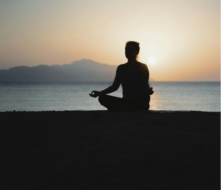 Yoga activo: salud y equilibrio. Lunes y miércoles