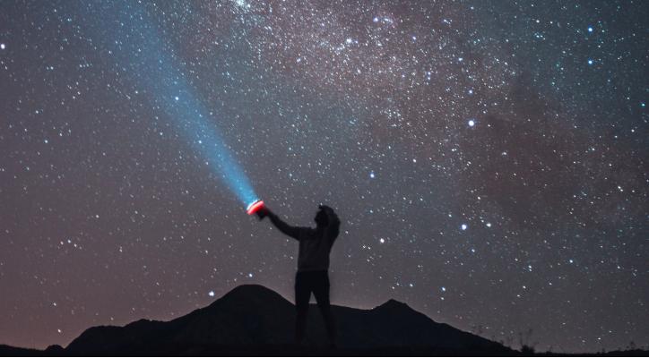 Descifrando el universo. Un paso más hacia las estrellas en el Mes de la Ciencia