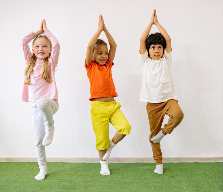 Yoga para niñas y niños