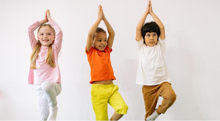 Yoga para niñas y niños