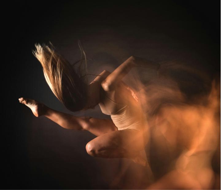 Arte en Movimiento. Danza Contemporánea. Gabriela Jiménez. Actuación de danza