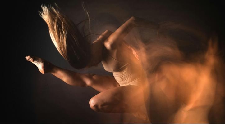 Arte en Movimiento. Danza Contemporánea. Gabriela Jiménez. Actuación de danza