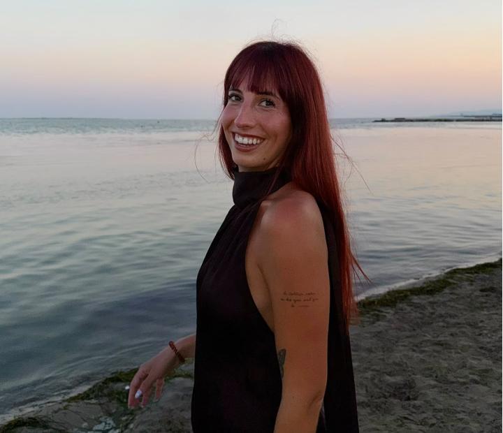 Detrás de la pantalla: redes sociales, realidad y salud mental con Raquel Gonla