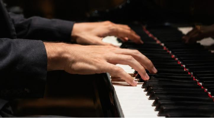 Rodrigo López Rueda. Concierto de piano
