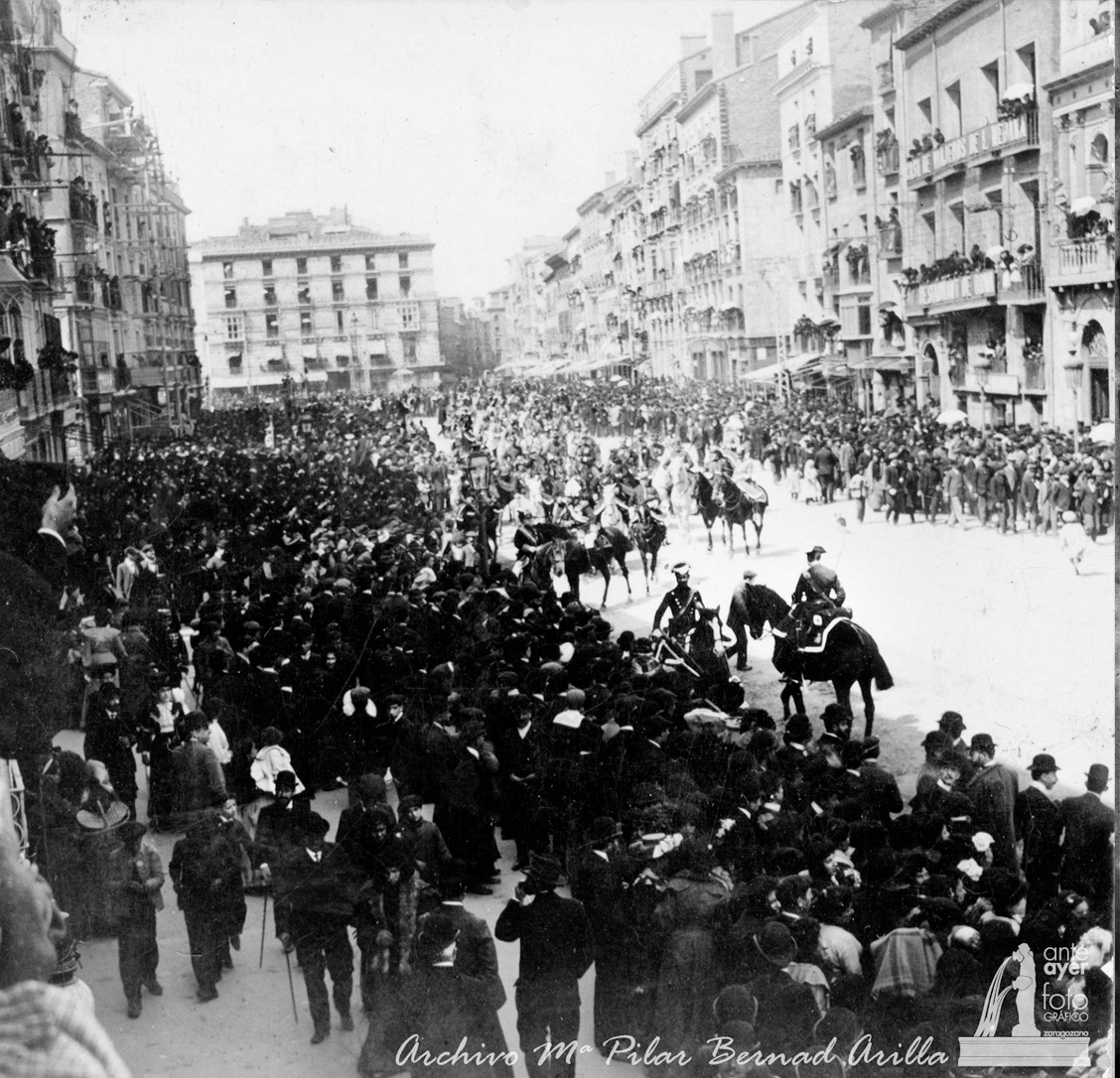 Alfonso XIII continuó disfrutando del desfile