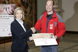 ACTO DE ENTREGA DE LOS FONDOS RECAUDADOS PARA HAITÍ, EN IBERCAJA PATIO DE LA INFANTA