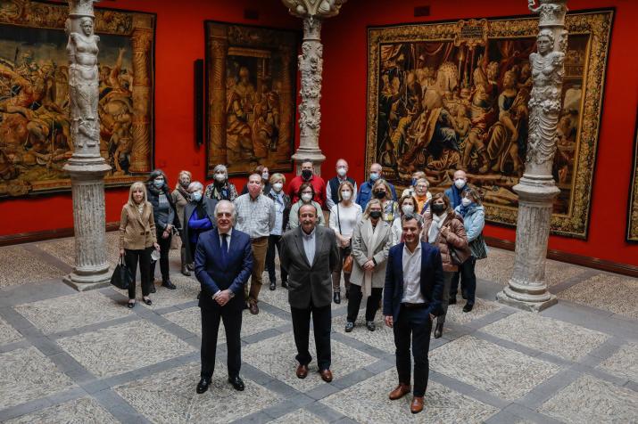 Ibercaja, Fundación Ibercaja y su Asociación de Jubilados han desarrollado un programa de voluntariado para reducir la brecha digital entre las personas de edad avanzada 