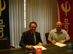 FIRMA DE CONVENIO DE IBERCAJA CON LA FUNDACIÓN CRUZ BLANCA 