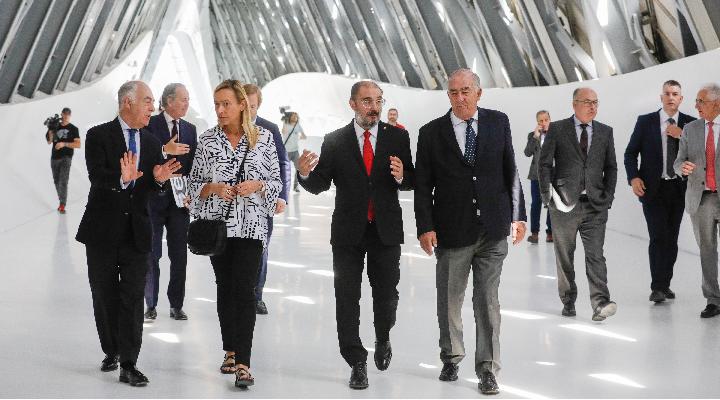 Visita al Puente de Zaha Hadid, sede de Mobility City