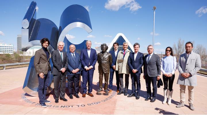 Inauguración del memorial del centenario de la visita de Einstein a Zaragoza