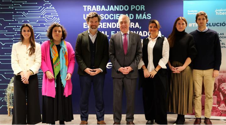Representantes de Fundación Ibercaja y Fundación Hiberus tras la renovación del convenio