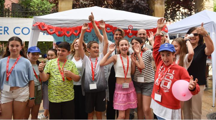 Fundación Ibercaja ha organizado un año más en Huesca el mercado de cooperativas escolares de Aprendiendo a emprender.